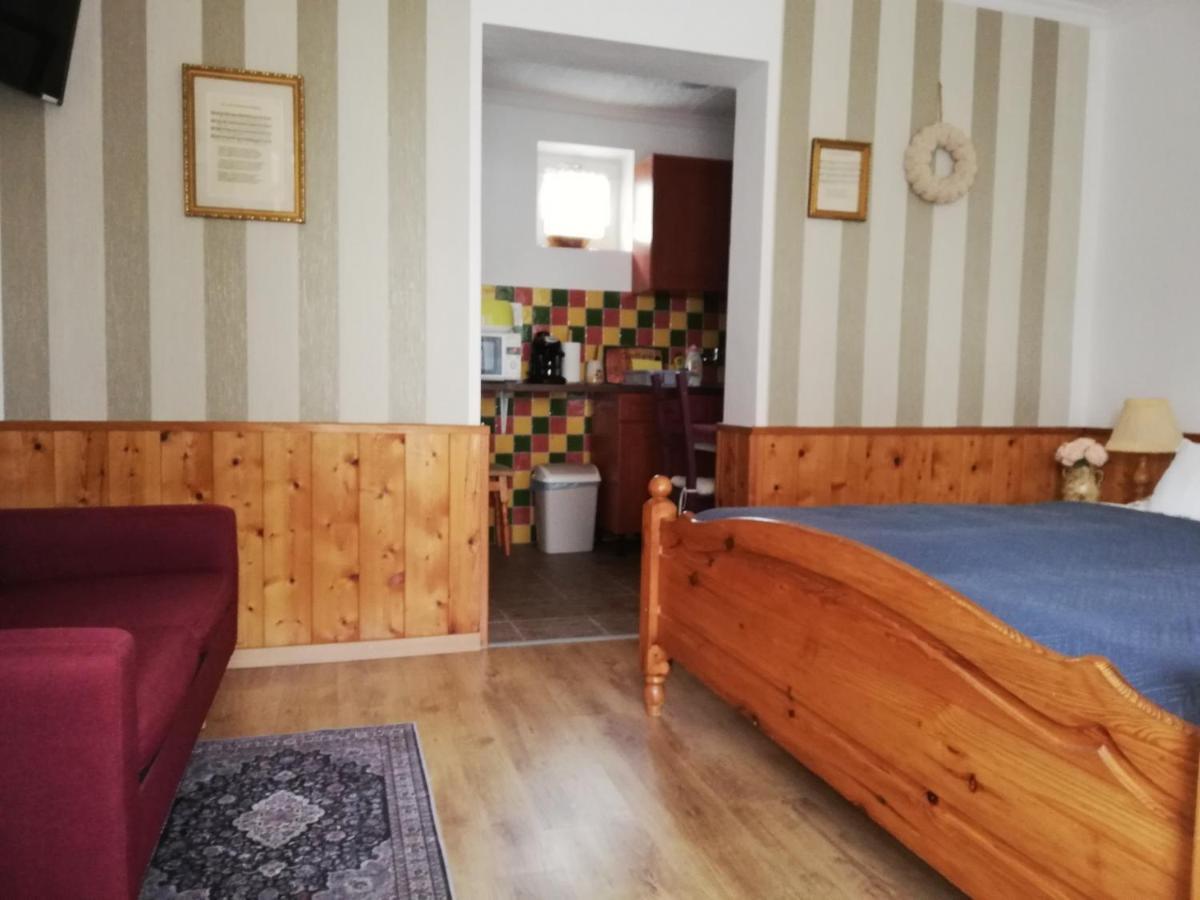 Bobita Apartmanhaz Сільвашварад Екстер'єр фото