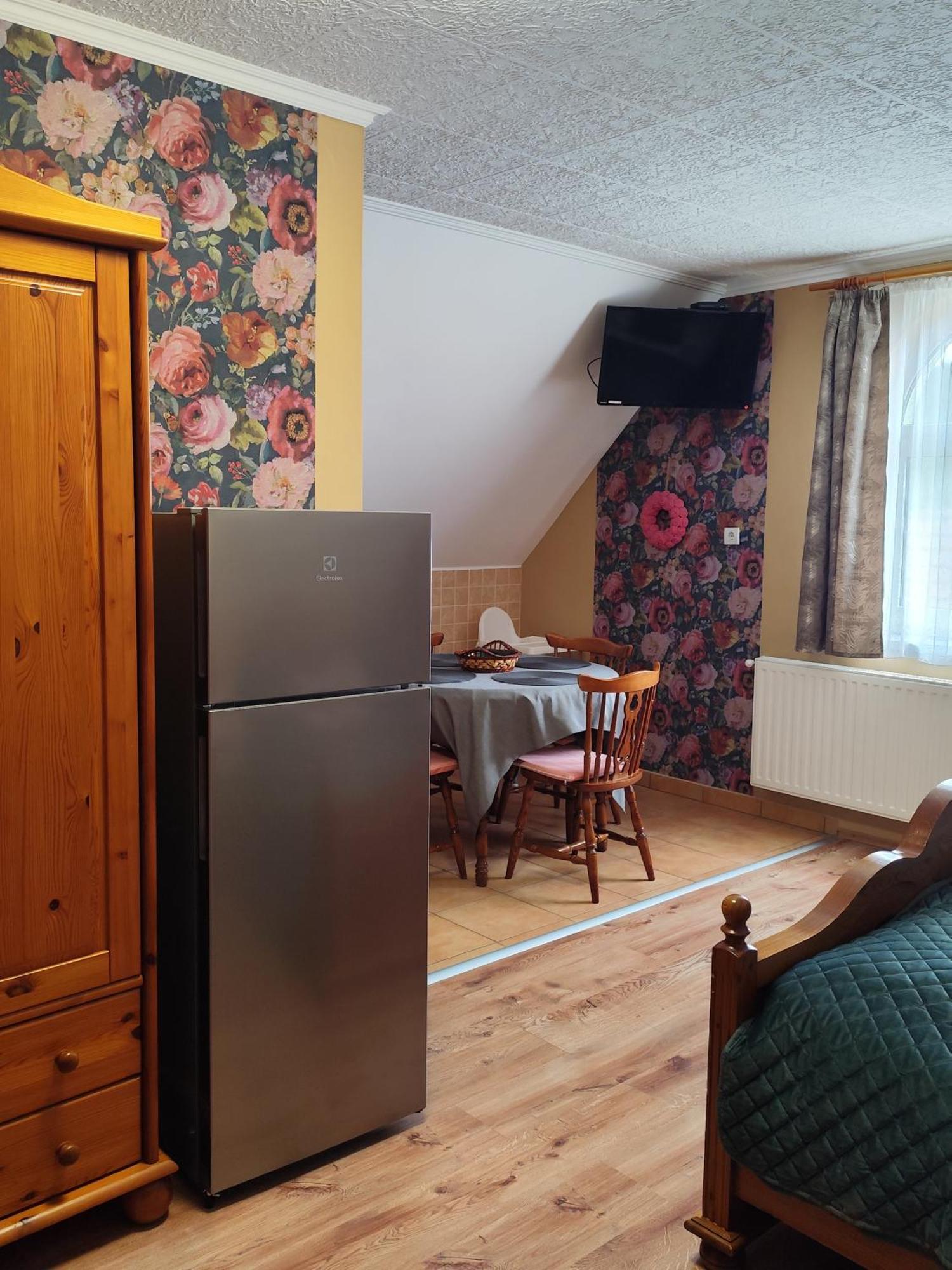 Bobita Apartmanhaz Сільвашварад Екстер'єр фото