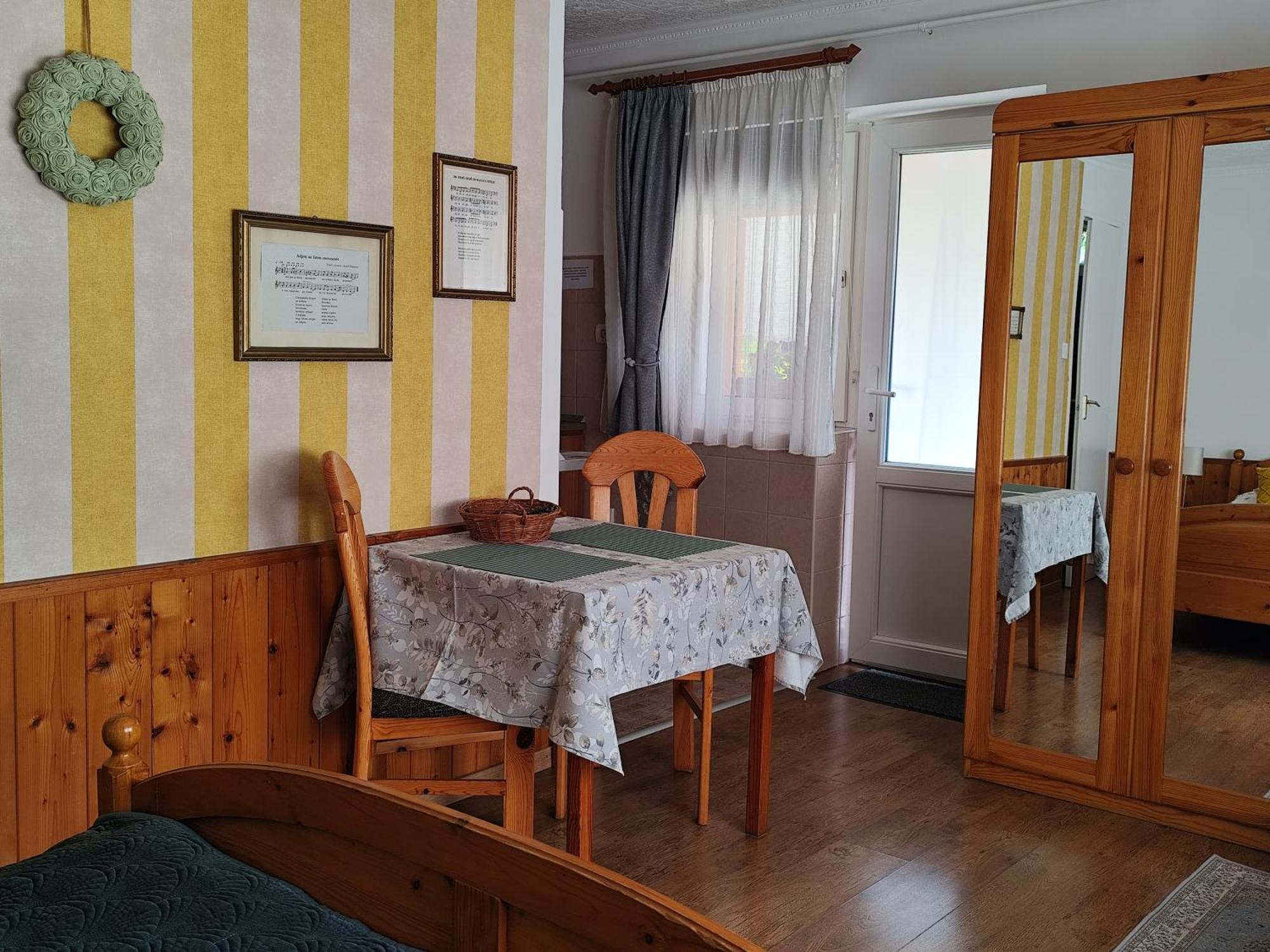 Bobita Apartmanhaz Сільвашварад Екстер'єр фото