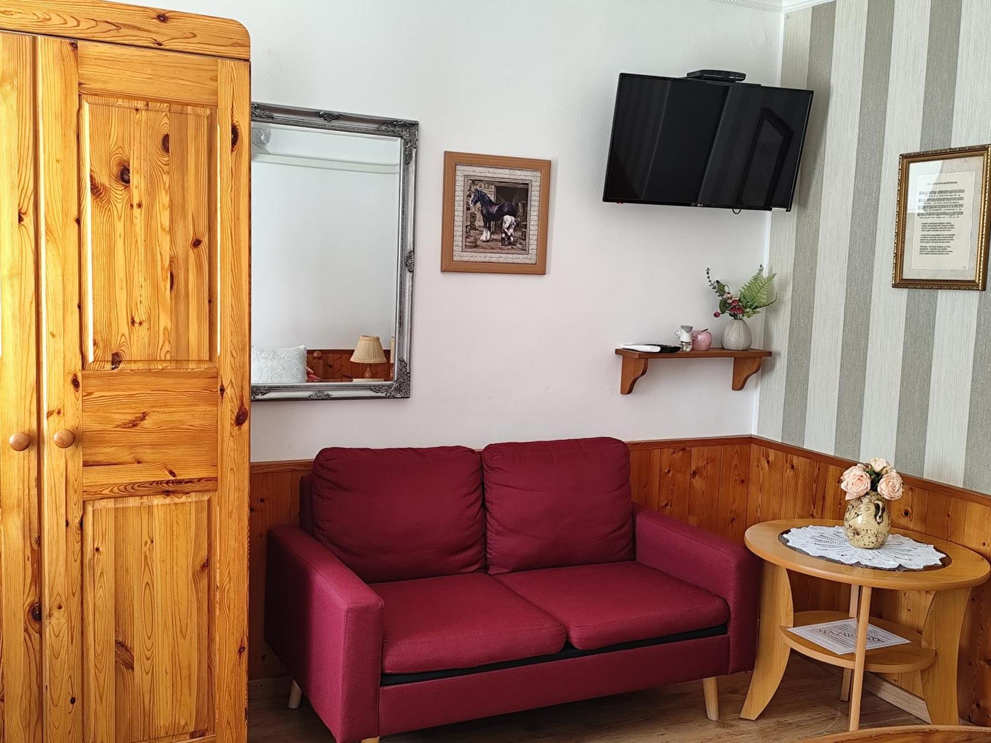 Bobita Apartmanhaz Сільвашварад Екстер'єр фото