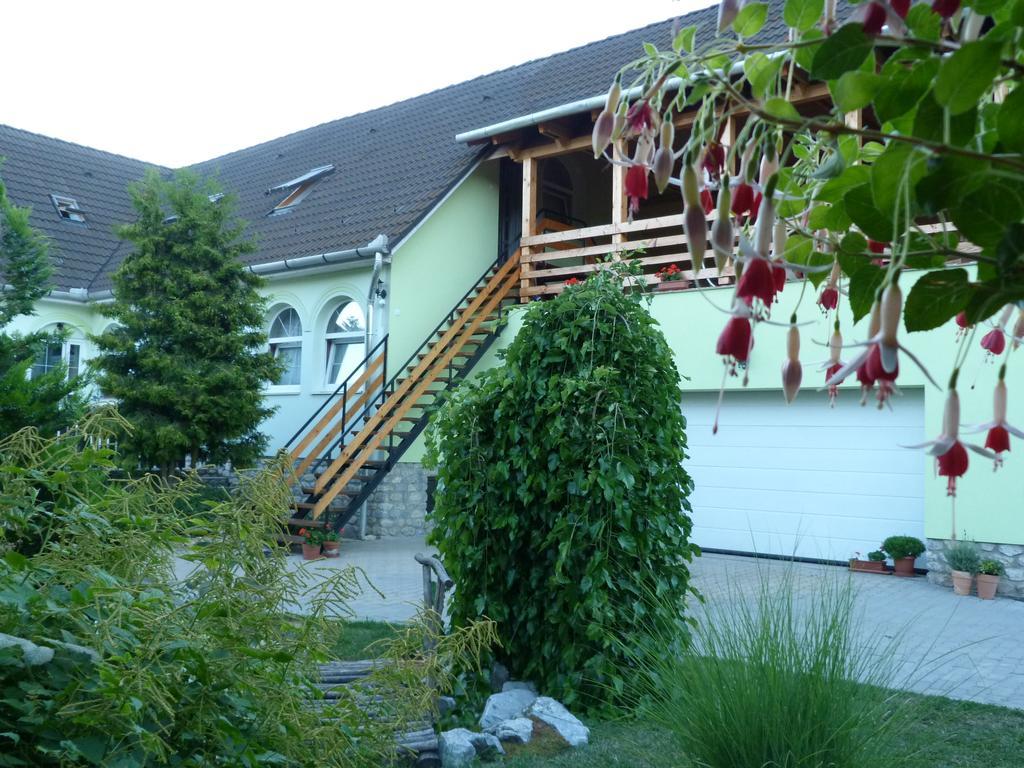 Bobita Apartmanhaz Сільвашварад Екстер'єр фото